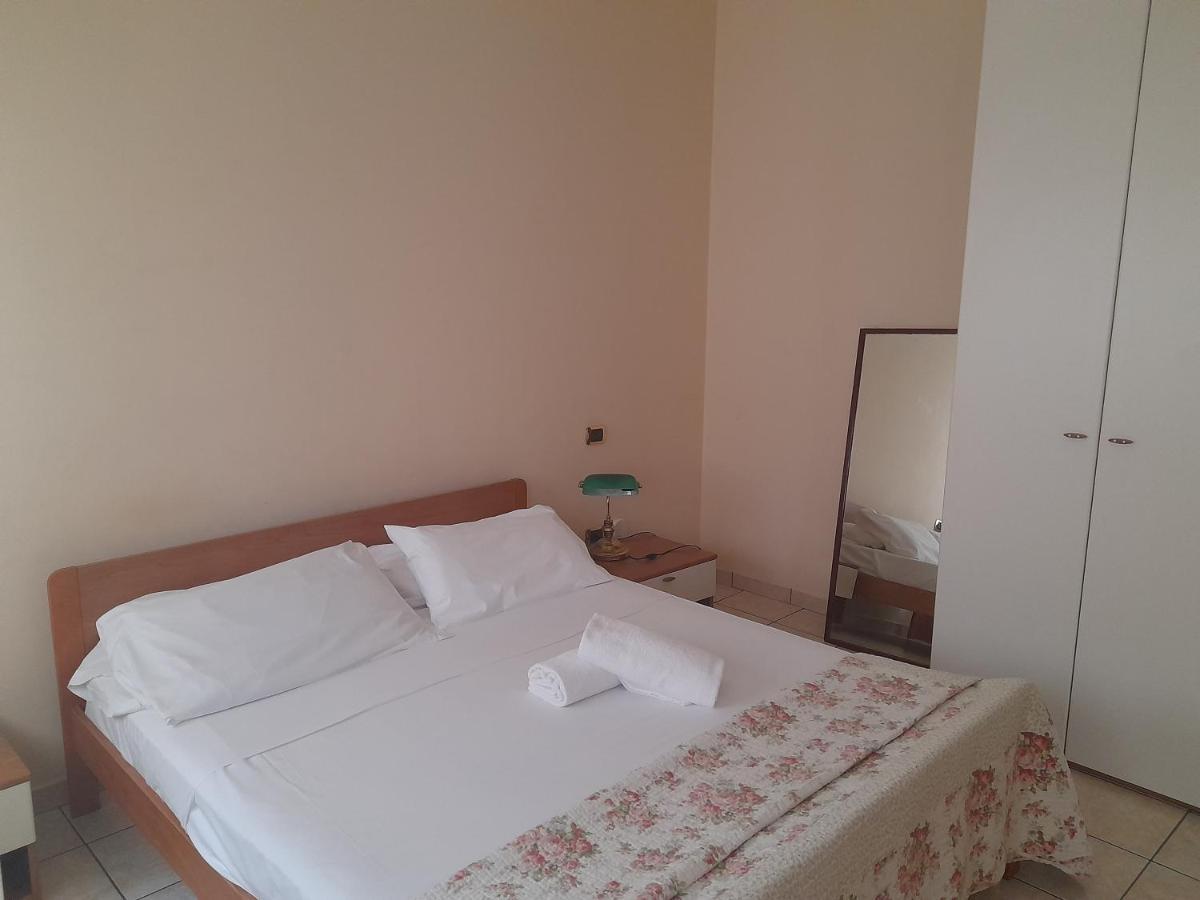 Giulietta Apartments City Centre เวโรนา ภายนอก รูปภาพ